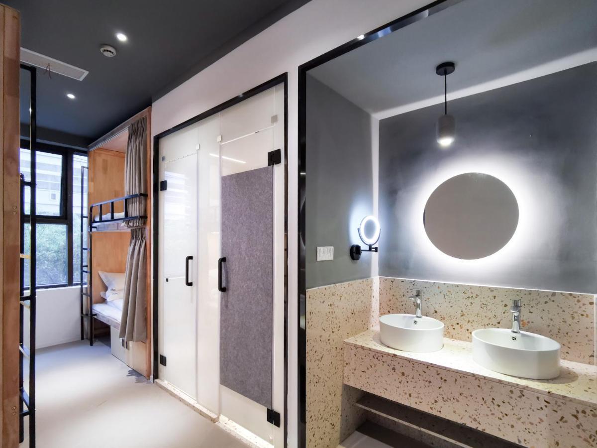 Roomix Hostel