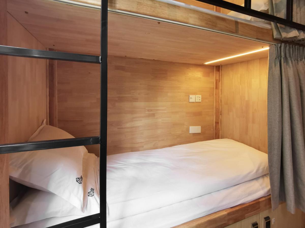 Hostel Roomix *